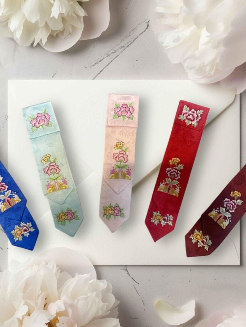 Embroidered Korean Daenggi Hair Ribbon - Picture 3 of 5